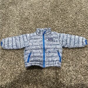 Patagonia Kids White and Blue Patterned Puffer Jacket